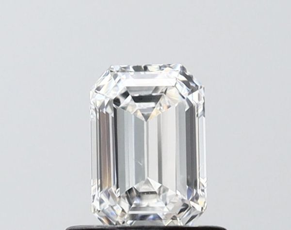 Emerald Lab-Grown Diamond image