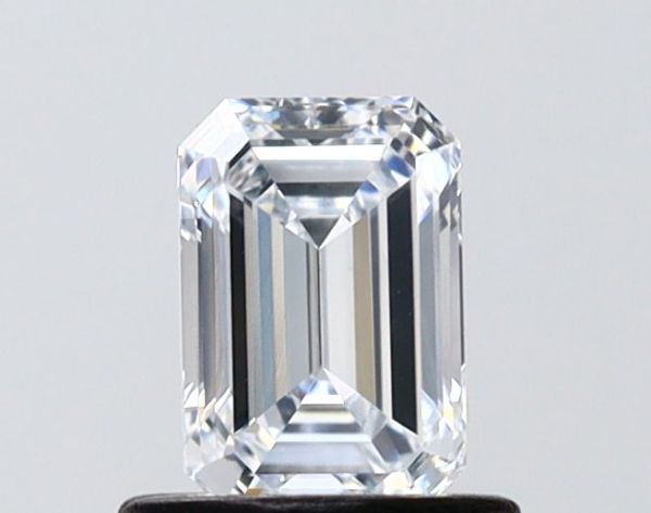 Emerald Lab-Grown Diamond image