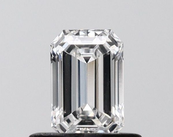 Emerald Lab-Grown Diamond image