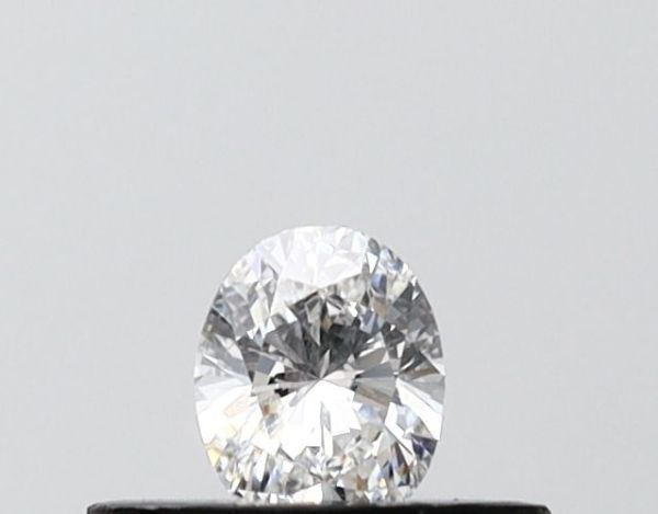 Oval Lab-Grown Diamond image