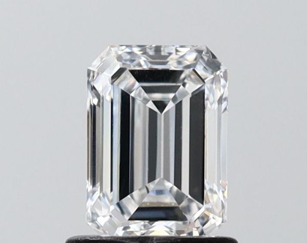 Emerald Lab-Grown Diamond image