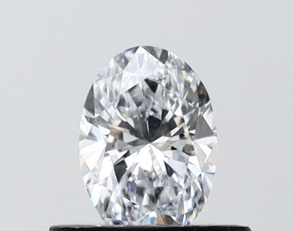 Oval Lab-Grown Diamond image