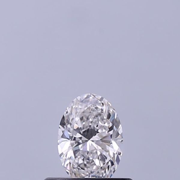 Oval Lab-Grown Diamond image