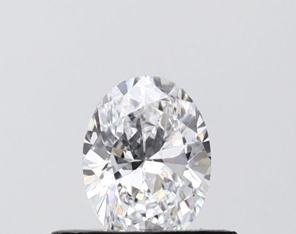Oval Lab-Grown Diamond image