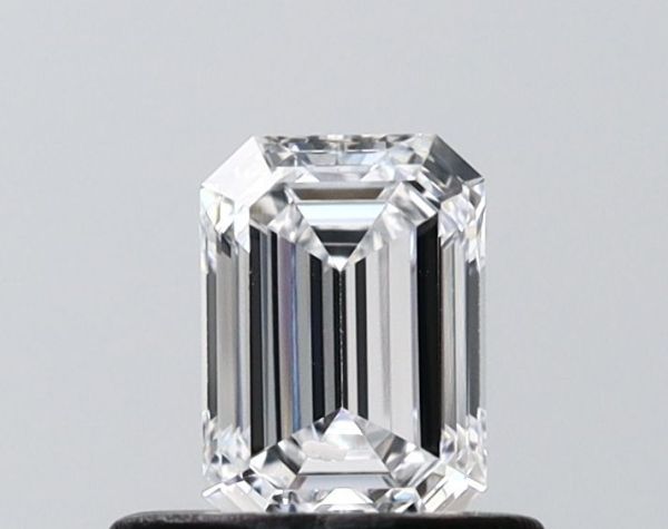 Emerald Lab-Grown Diamond image