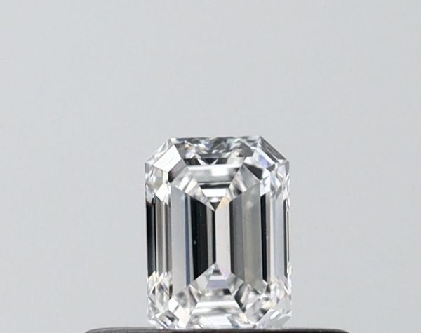 Emerald Lab-Grown Diamond image
