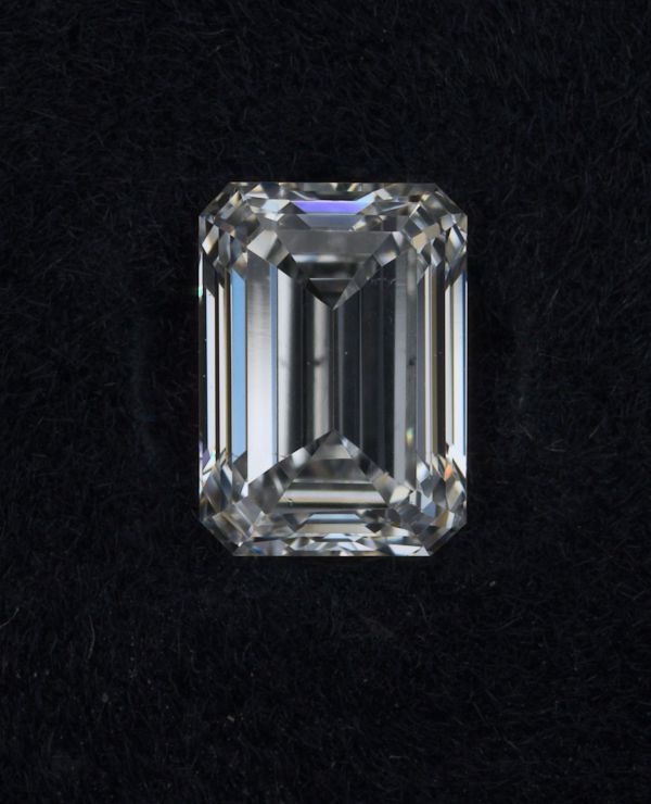 Emerald Lab-Grown Diamond image