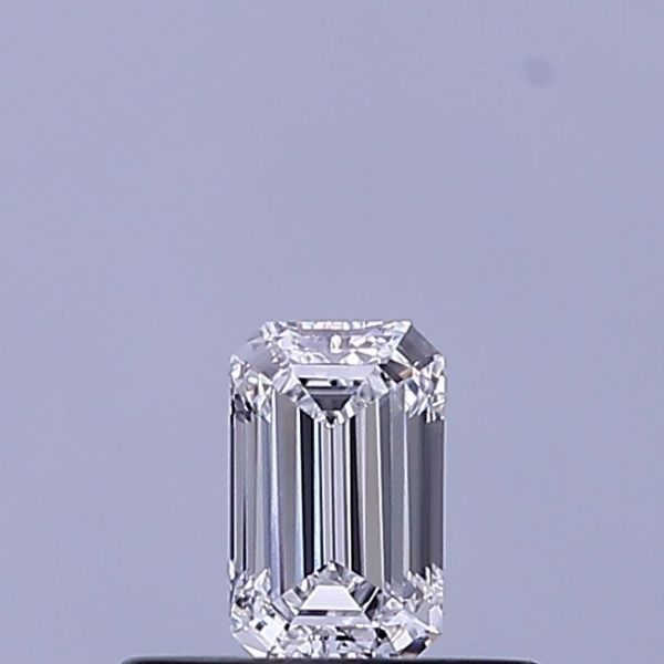 Emerald Lab-Grown Diamond image