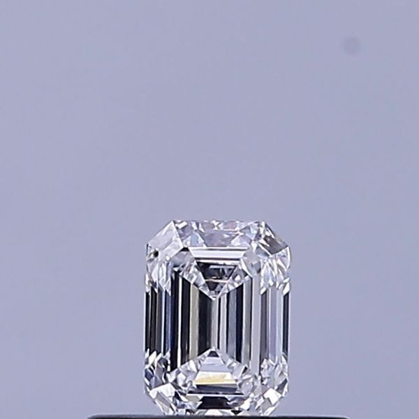 Emerald Lab-Grown Diamond image