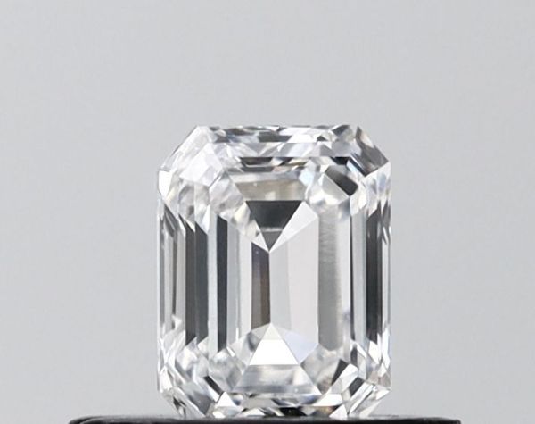 Emerald Lab-Grown Diamond image