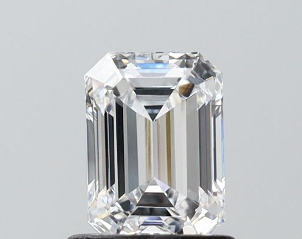 Emerald Lab-Grown Diamond image