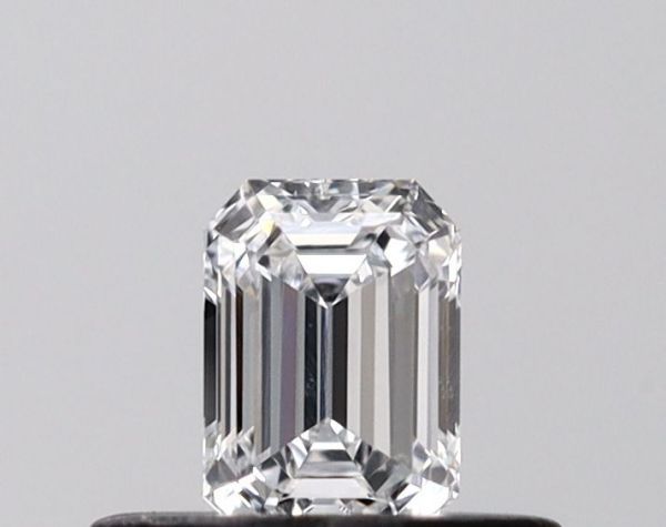 Emerald Lab-Grown Diamond image