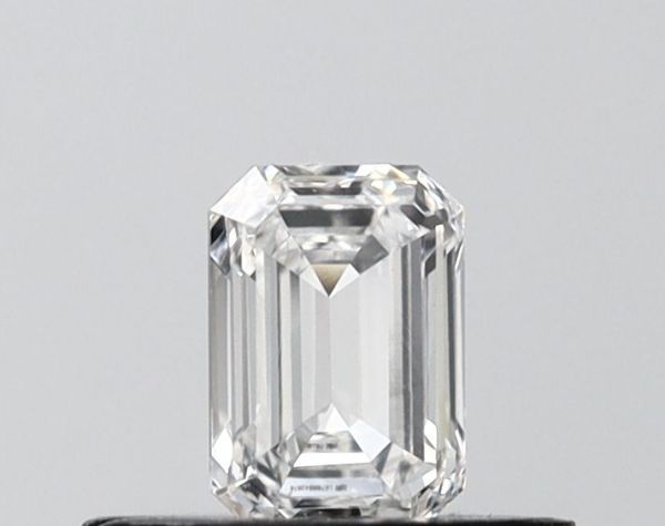 Emerald Lab-Grown Diamond image