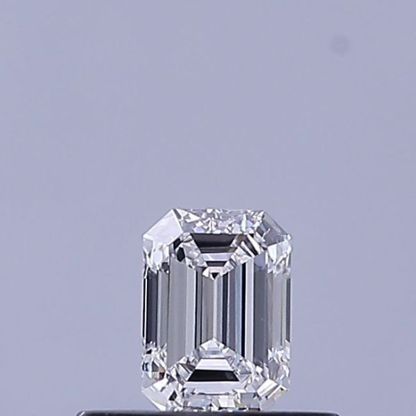 Emerald Lab-Grown Diamond image