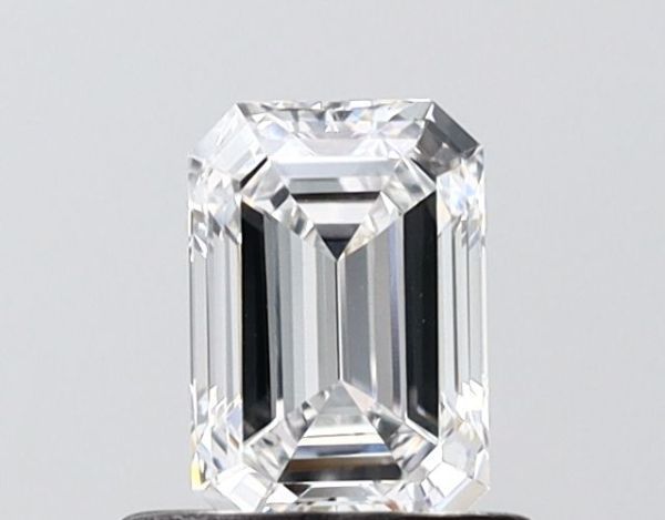 Emerald Lab-Grown Diamond image