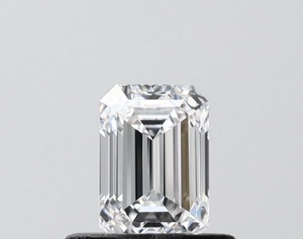 Emerald Lab-Grown Diamond image