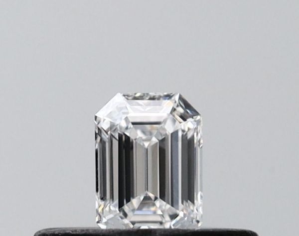 Emerald Lab-Grown Diamond image