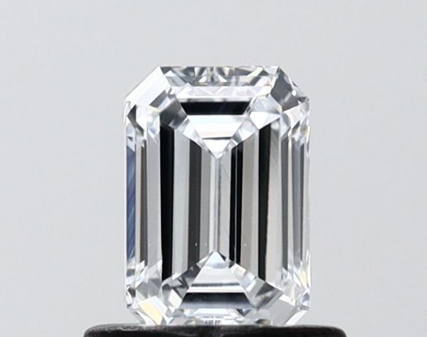 Emerald Lab-Grown Diamond image