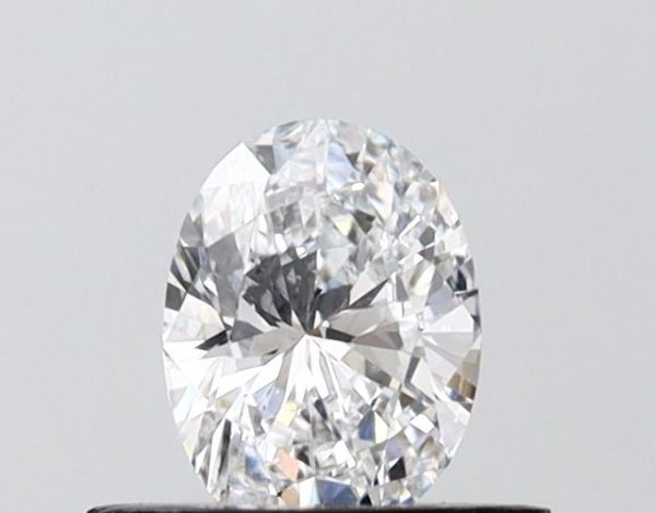 Oval Lab-Grown Diamond image