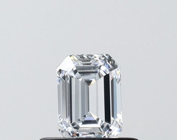 Emerald Lab-Grown Diamond image
