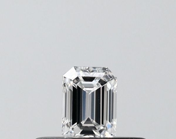 Emerald Lab-Grown Diamond image