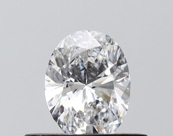 Oval Lab-Grown Diamond image