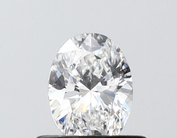 Oval Lab-Grown Diamond image