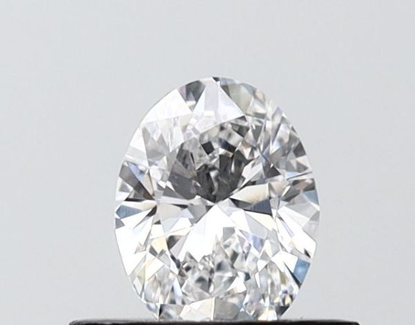 Oval Lab-Grown Diamond image