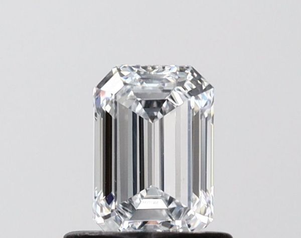 Emerald Lab-Grown Diamond image
