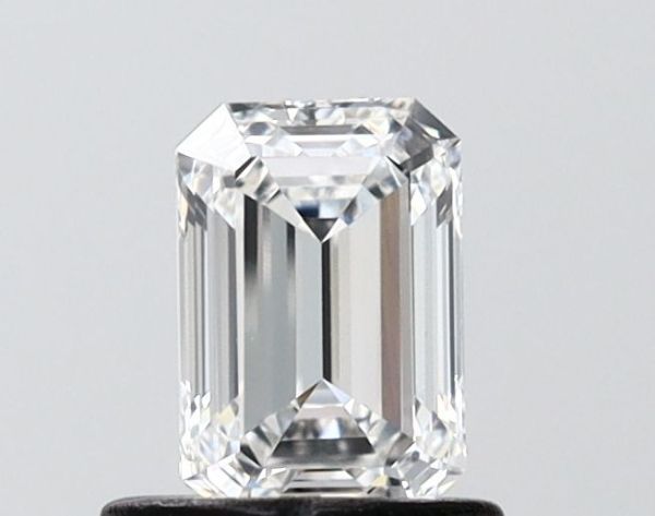 Emerald Lab-Grown Diamond image