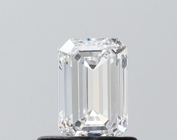 Emerald Lab-Grown Diamond image