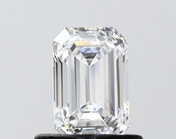 Emerald Lab-Grown Diamond image