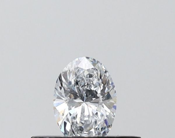 Oval Lab-Grown Diamond image