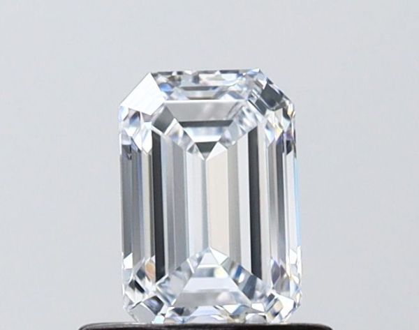 Emerald Lab-Grown Diamond image