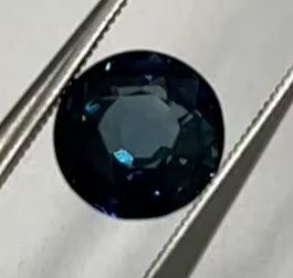 Round Gemstone image