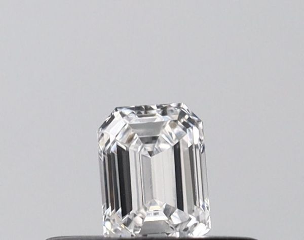 Emerald Lab-Grown Diamond image