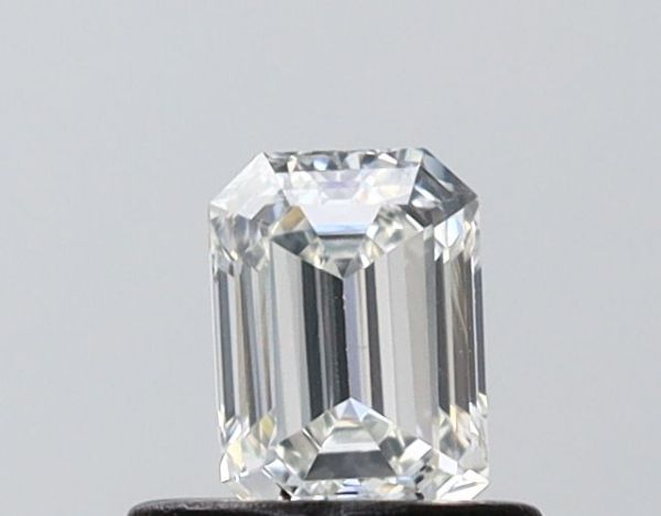 Emerald Lab-Grown Diamond image