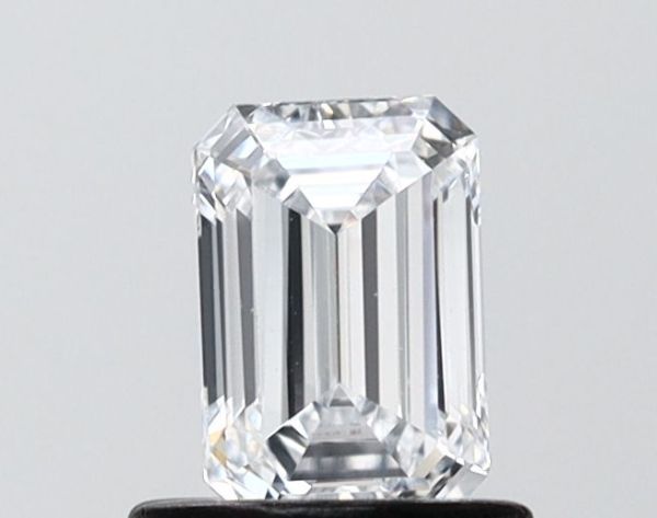 Emerald Lab-Grown Diamond image