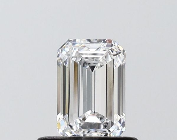 Emerald Lab-Grown Diamond image