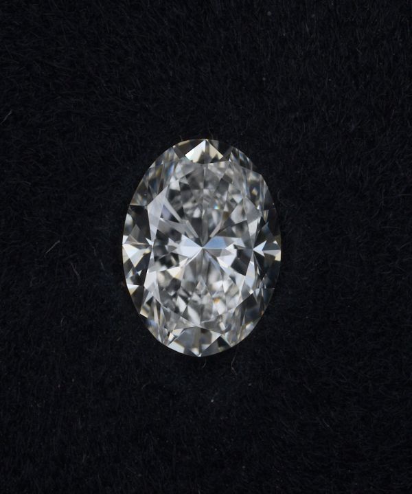 Oval Lab-Grown Diamond image