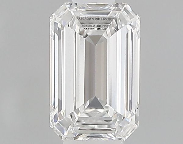 Emerald Lab-Grown Diamond image