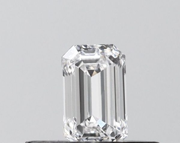 Emerald Lab-Grown Diamond image