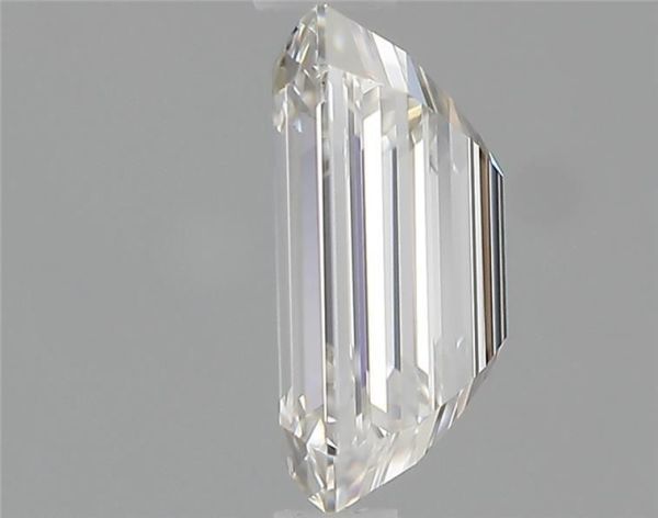 Emerald Lab-Grown Diamond image