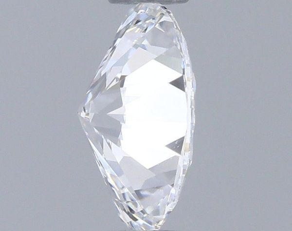 Oval Lab-Grown Diamond image