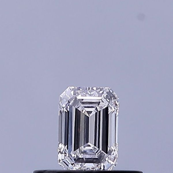 Emerald Lab-Grown Diamond image