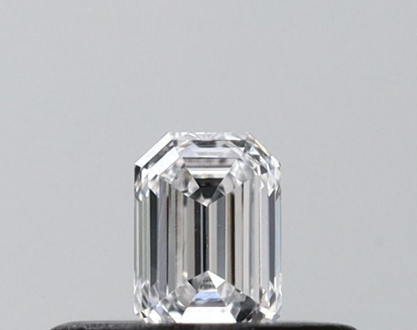 Emerald Lab-Grown Diamond image