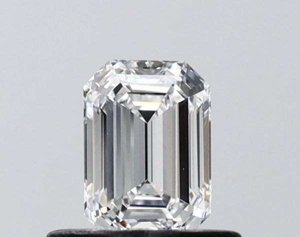 Emerald Lab-Grown Diamond image