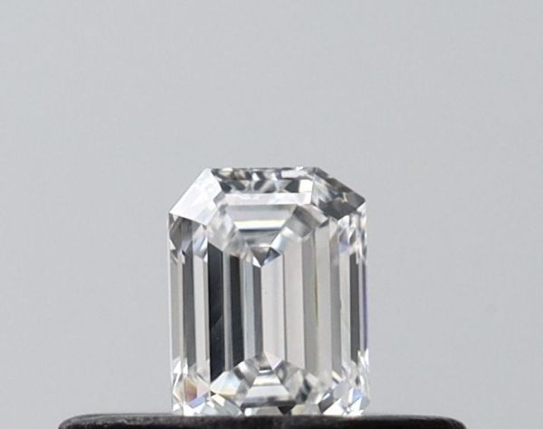 Emerald Lab-Grown Diamond image