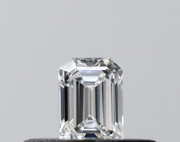 Emerald Lab-Grown Diamond image