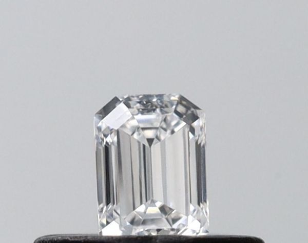 Emerald Lab-Grown Diamond image